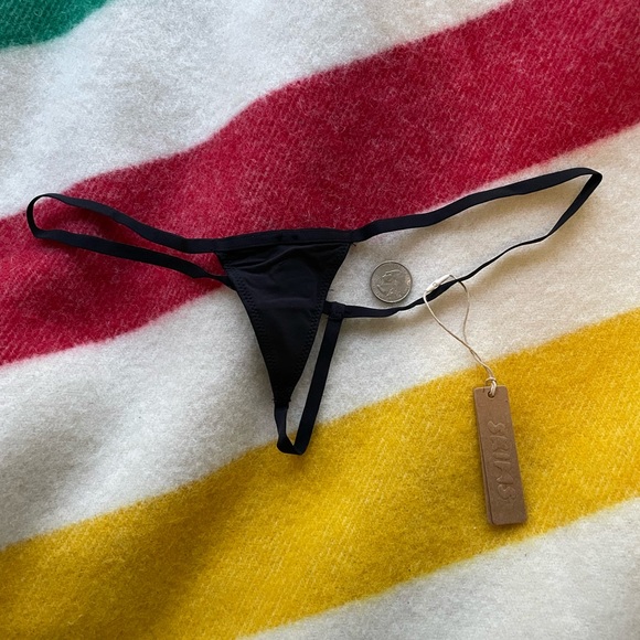 Skims Fits Everybody Micro Thong - Picture 5 of 6